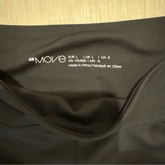 NWOT H&M MOVE Black Leggings - Picture 3 of 5